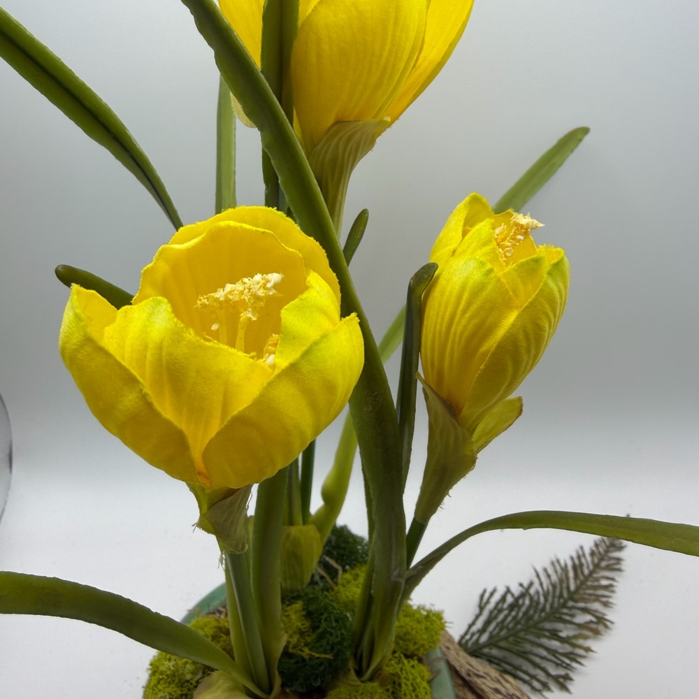 🌼🌼Last Chance 🌼🌼 Floral Arrangement for Springtime with Moss